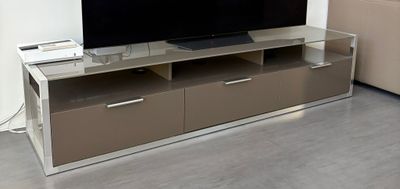 Didier GOMEZ pour ligne Roset Meuble TV ouvrant par deux aba…