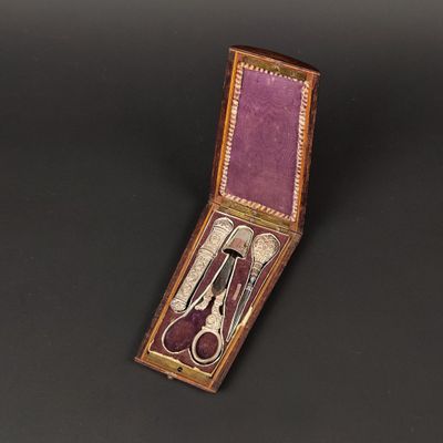 Petit nécessaire à couture en argent et/ou monté argent 800 … - Photo 1