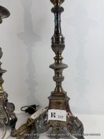 Réunion de deux pique-cierge argenté de style Louis XIV mont… (photo 3)