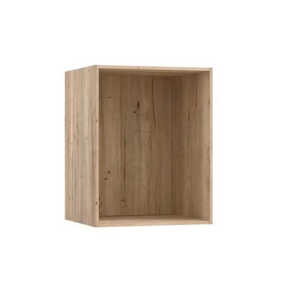 une petite boîte en bois munie d'une porte sur le côté