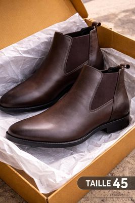 Une chaussure neuve taille 45