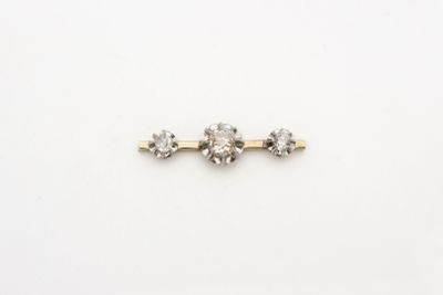 une image représentant trois épingles à cheveux en forme de diamant sur fond blanc