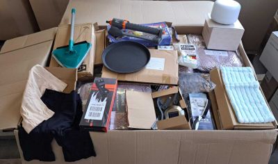 10095-364 / 1 palette de 125 kg de mix (plaid, shorts femme, arroseur 