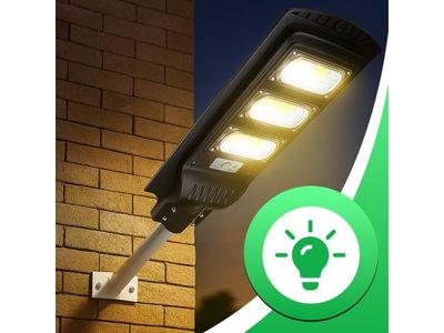 un gros plan d'un lampadaire équipé d'une ampoule