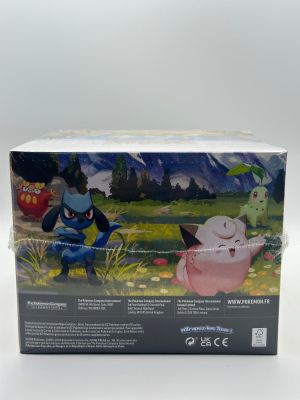 the box for the nintendo wii game has a picture of a man and a woman in a field