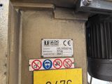 a sign on the side of a building that says no parking