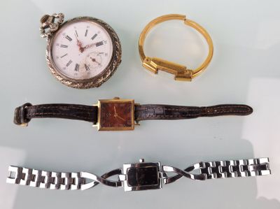 3 montres bracelet de dame en métal dont Michel Herbelin et … - Photo 1