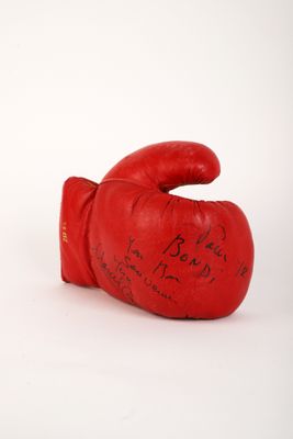 BOXE Marcel CERDAN Gant de boxe signé - Photo 1