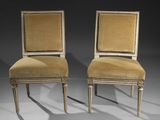paire de chaises de salon de style Louis XVI
