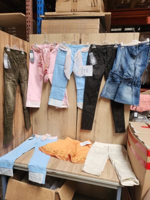 Lot de 8 vêtements femme, tailles 38, différents coloris. Les articles