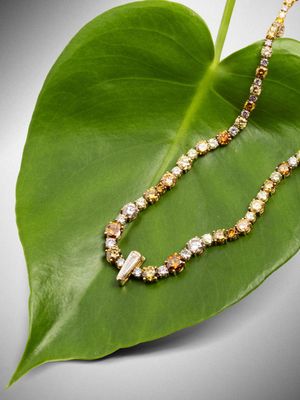 Collier articulé en or jaune 750 millièmes serti de diamants…