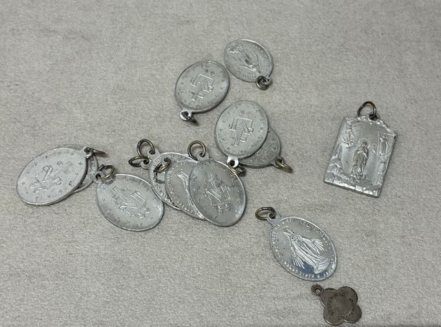 Médailles religieuses en aluminium 