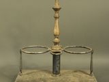 an image of a metal stand with a ring on top of it