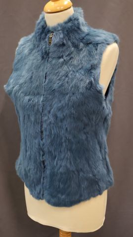 Veste sans manche en lapin coloré bleu taille 40