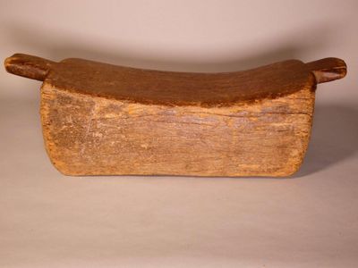 Tabouret monoxyle en bois dur à patine d’usage, GURUNSI, Bur…