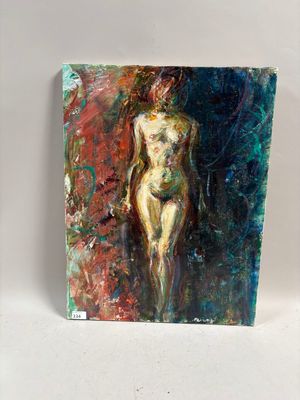 tableau représentant une femme debout devant le portrait d'une autre femme