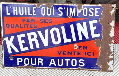 une pancarte portant l'inscription « Kervoline » posée sur une table