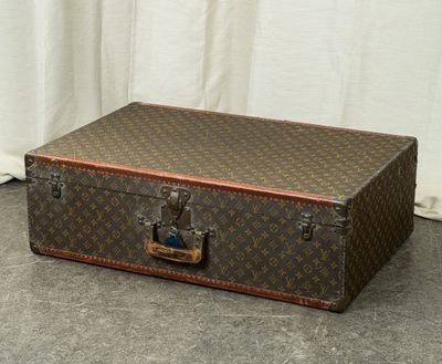 louis vuitton monogram canvas trunk trunk with brass hardware