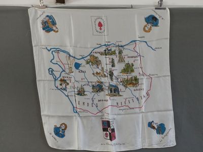 une carte accrochée au mur d'une cuisine