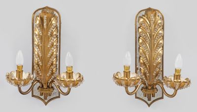 Paar Hollywood Regency-Wandlampen 2-flg. ; Messing, farblose…