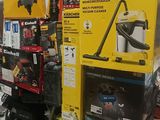 many different types of vacuums on the shelves in the store