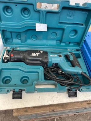 a tool in the case that is sitting on the table