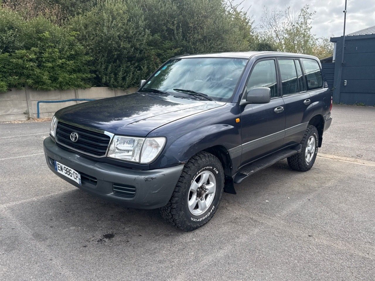 TOYOTA LAND CRUISER 4.2 TD 204 7PLACES - Genre : VP - Carrosserie : BREAK - Energie : GO - Couleur : BLEU - Kilométra...