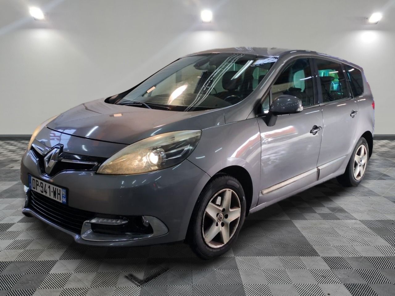 RENAULT - GRAND SCÉNIC DCI 110 ENERGY FAP ECO2 BUSINESS 7 PL…