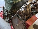 a small machine that is sitting on the ground