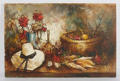 un tableau représentant un chapeau posé sur une table, à côté d'un panier de fleurs