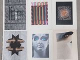 une photo d'une photo représentant une personne sur laquelle figurent différents motifs