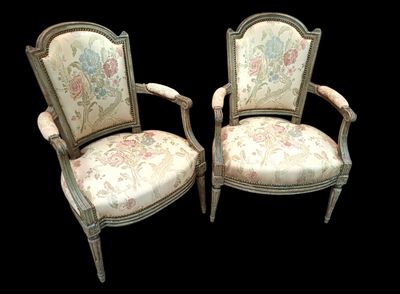 deux chaises avec rembourrage floral rembourrage rembourrage rembourrage rembourrage rembourrage rembourrage rembourrage