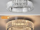 deux photos d'un lustre circulaire en cristal suspendu au plafond