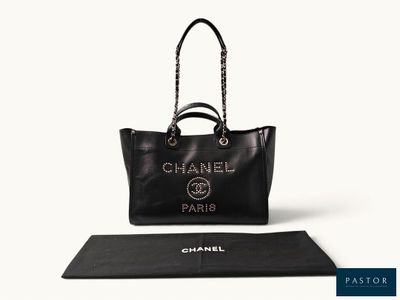 sac cabas Chanel en cuir noir avec anses en chaîne
