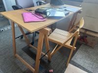 2 tréteaux + 1 fauteuil de secrétaire en tissus gris + 1 cai… (photo 4)