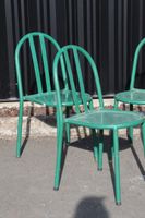 Trois chaises en métal et bois repeint vert d'après un modèl… (photo 5)