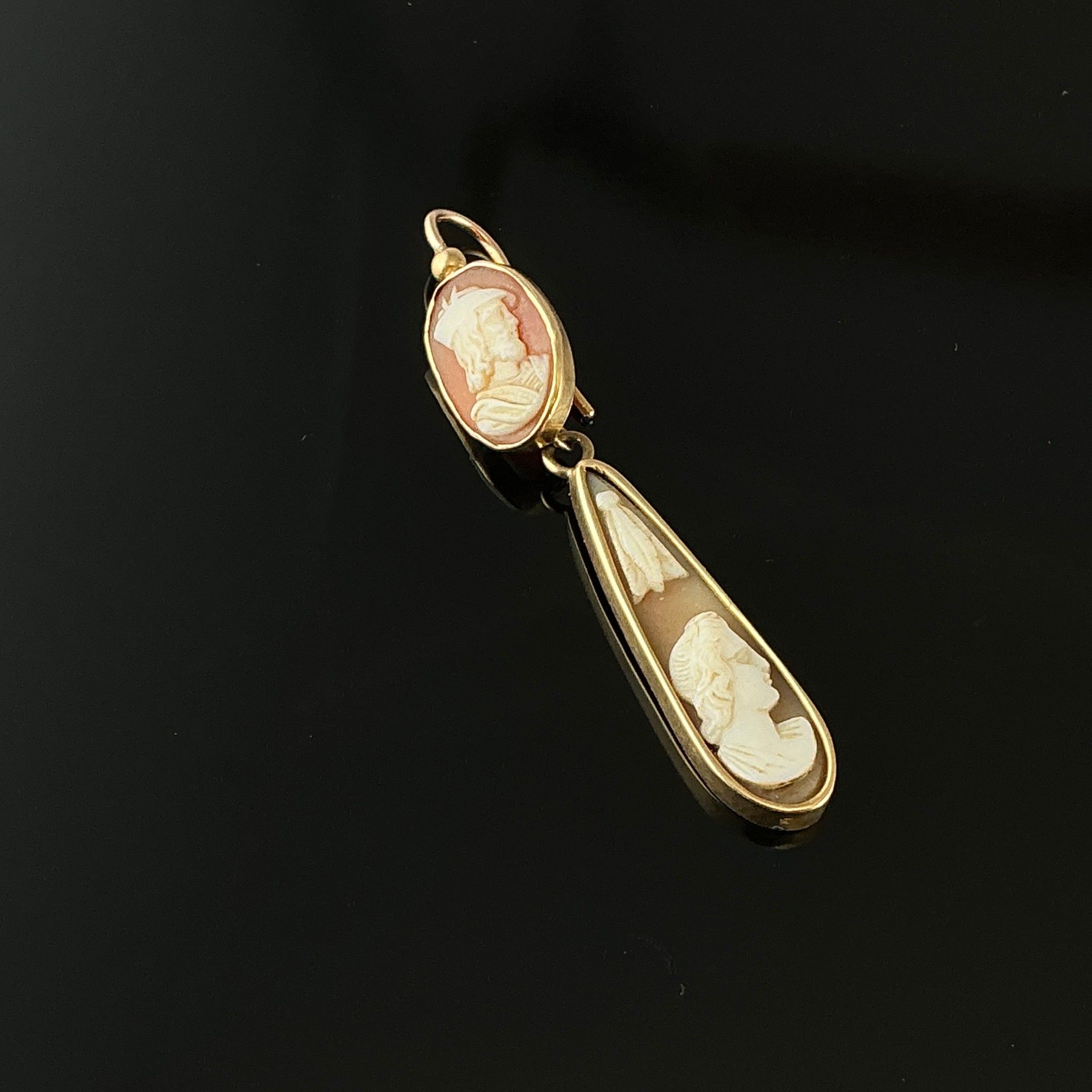 Objets d'art & Curiosités