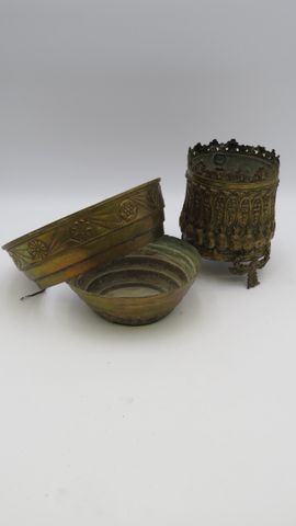 Cache pot en cuivre. Joint coupelle en cuivre en l’état
