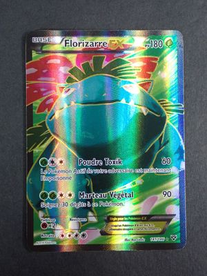 gros plan d'une carte pokemon sur une table