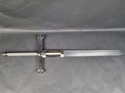 Épée fantaisie à deux mains, à décor d'une tête de mort (L :…