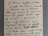 un gros plan d'un morceau de papier sur lequel on a écrit