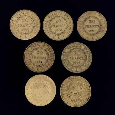 six types différents de pièces chinoises sur fond noir