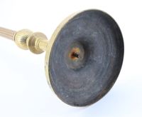 Important bougeoir en laiton à fut cannelé, base circulaire … (photo 3)