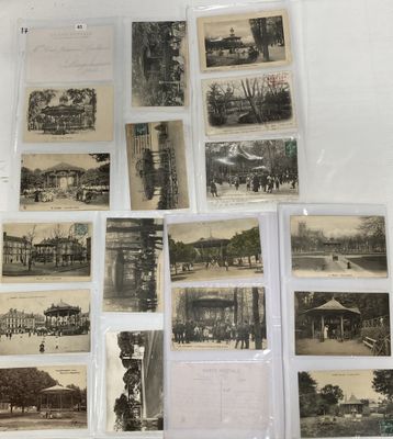 de nombreuses vieilles photos en noir et blanc accrochées au mur
