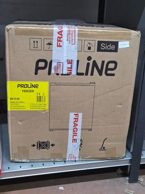 une boîte posée sur un carton
