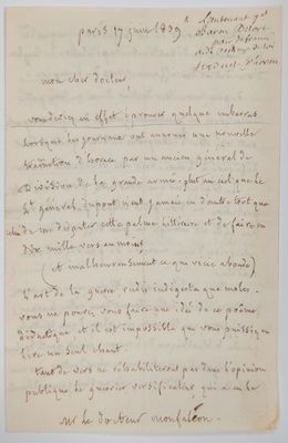 une lettre manuscrite rédigée par un homme sur une feuille de papier