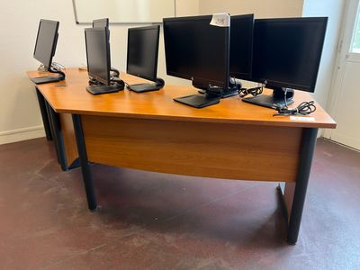 Grand bureau avec retour en bout, avec caisson