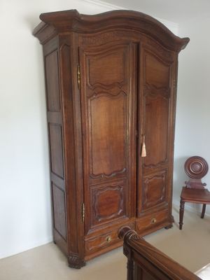 Armoire en chêne rustique, Dim : 234 x 165, prof 70cm VENTE …