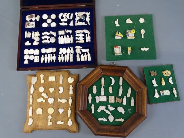 Lot de fèves en biscuit, porcelaine et plastique