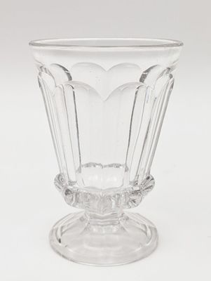 BACCARAT, Attribué à Petit vase de type Médicis en cristal, …